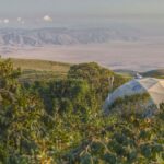 How Do the Dome-Shaped Suites at The Highlands Maintain Temperature Control in the Crater Highlands?